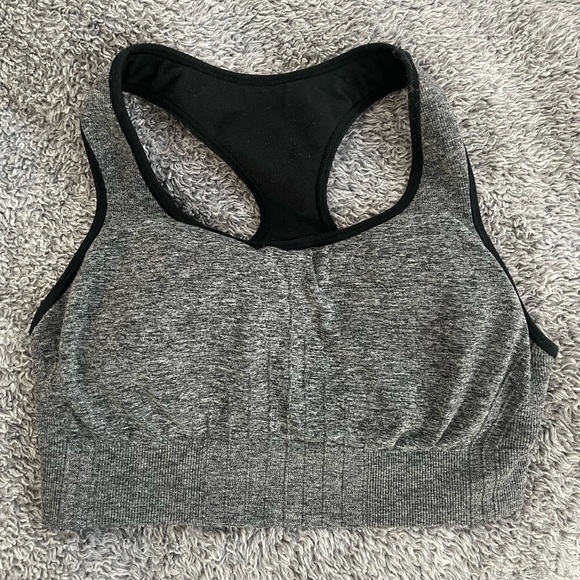 Sports Bra size M - Picture 1 of 2